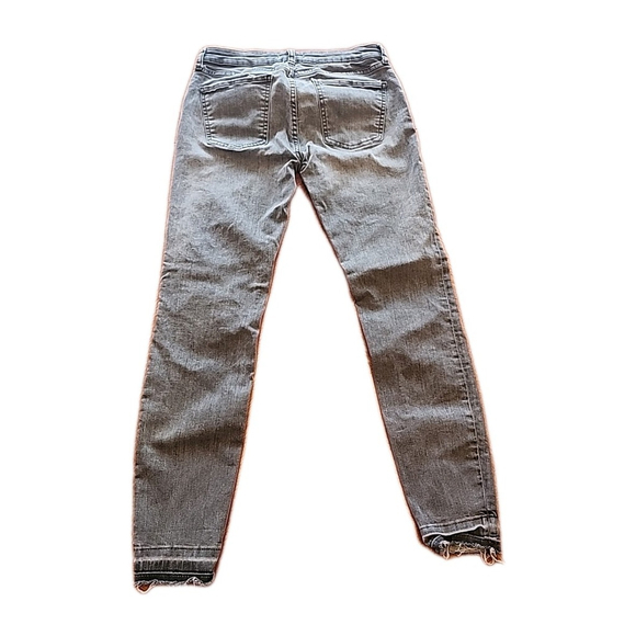 Zara Women's Relaxed Fit Jeans, Frayed, Size 10 Grey Wash A1 - Picture 3 of 5